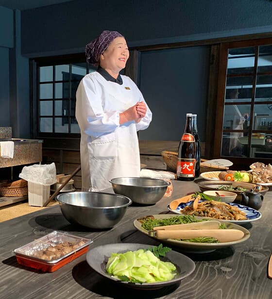 土間に立ち、唄い、迎える——関さんがいせんで過ごした10年