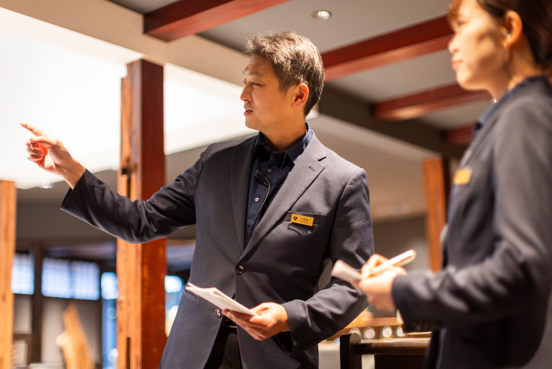 旅館の仕事は一つの持ち場で終わらない